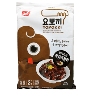 Jjajang Topokki Токпокки с соусом Чачжан (рисовые палочки с соусом), 240гр 8809054400574